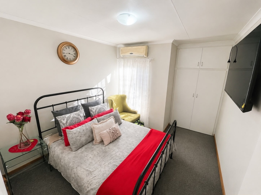 3 Bedroom Property for Sale in Geelhoutpark North West